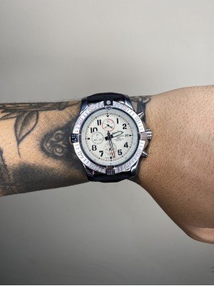 BREITLING AVENGER PRETO FUNDO BRANCO